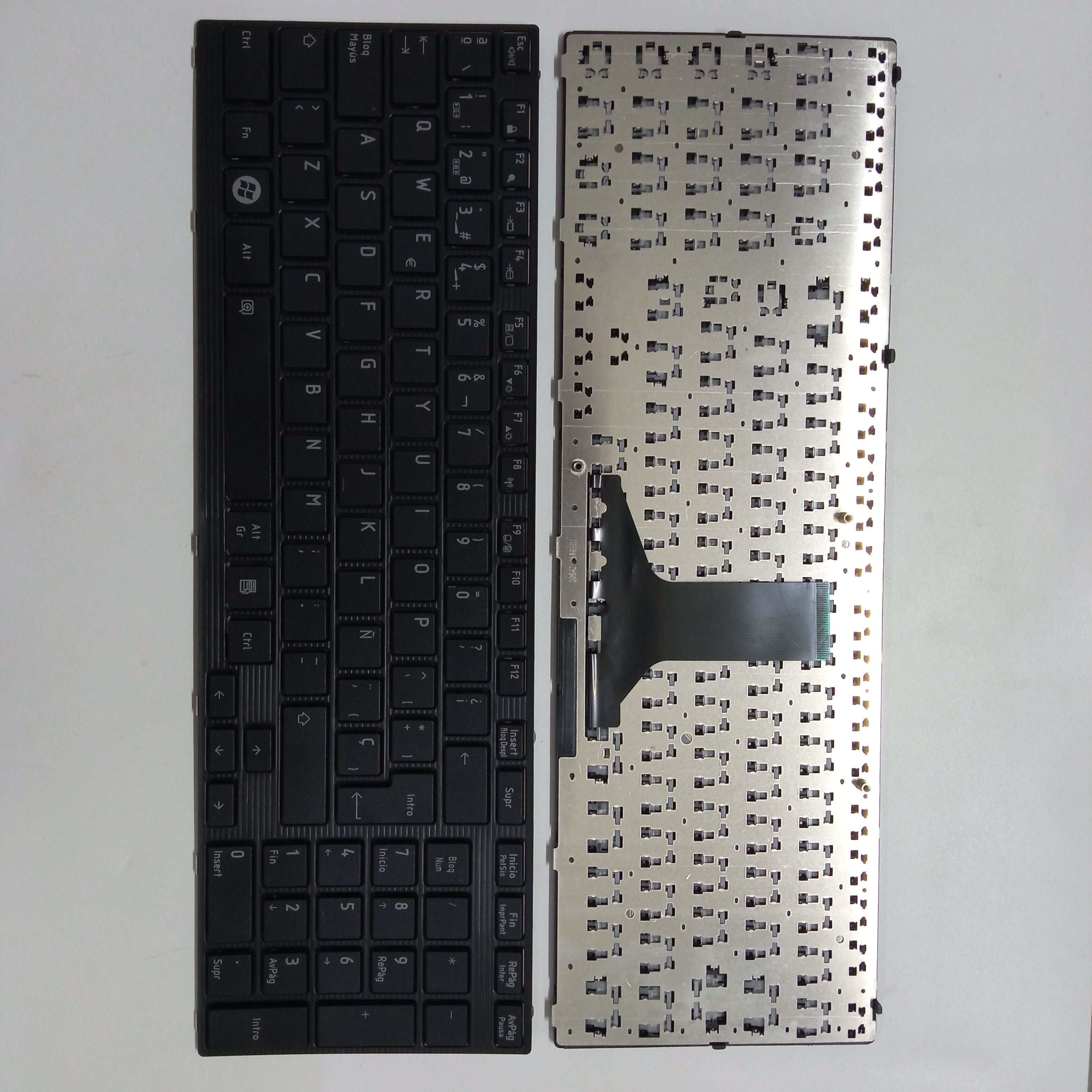 Picture of New Replacement Laptop Keyboard For TOSHIBA P750 BLACK FRAME BLACK (OEM) SP Layout
